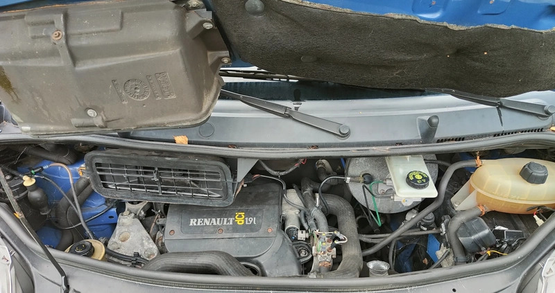 Renault Trafic cena 27777 przebieg: 283800, rok produkcji 2004 z Ropczyce małe 352